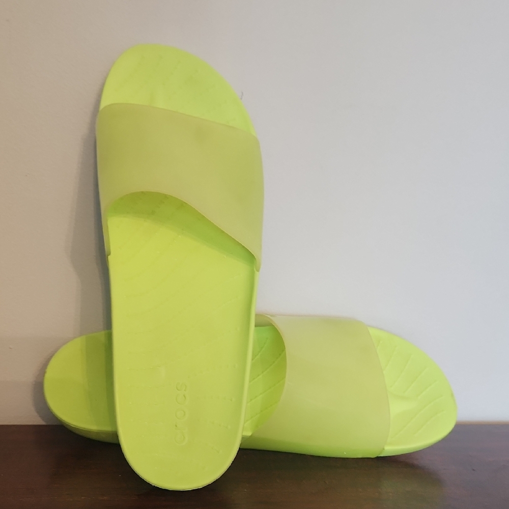 CROCS Women's Bright Lime Sandals